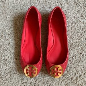 Tory Burch quilted reddish/coral flats